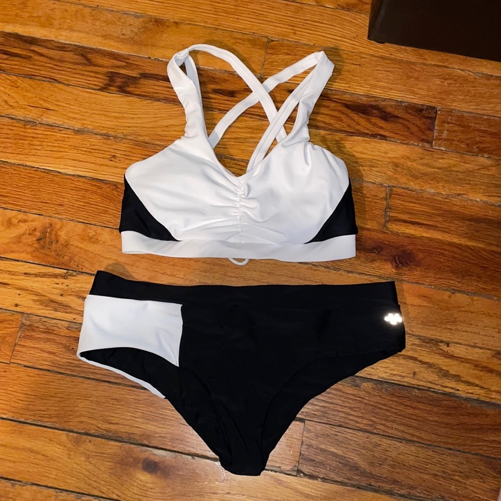 Vekker LA pole dance outfit. Top and bottom both size small.